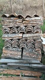 Tegole coppo ed embrice antichi.