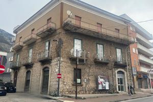 NEGOZIO A VENAFRO