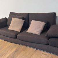 Divano grigio di design 150 euro