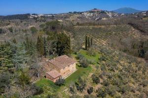 Rustico / Casale di 400 m² con 5 locali e box auto