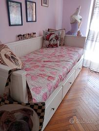 letto IKEA due piazze con cassettoni e materasso l