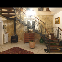 Casa indipendente con doppio ingresso