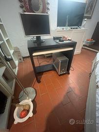Scrivania per computer