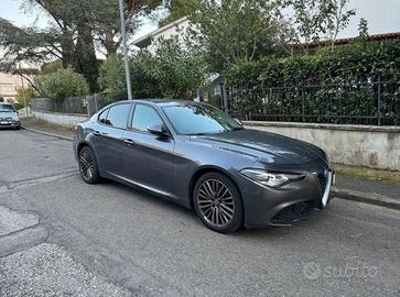 Alfa Romeo Giulia 2.2 Turbodiesel 210 CV AT8 AWD Q