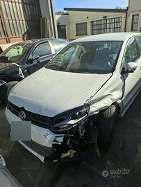 VW Polo incidentata