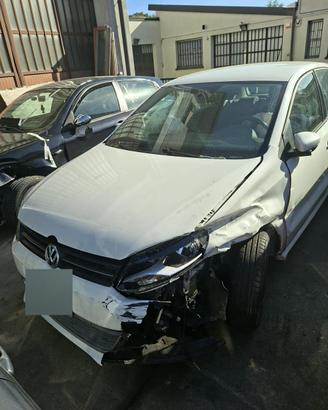 VW Polo incidentata