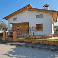 Villa indipendente con ampio terreno a Remanzacco