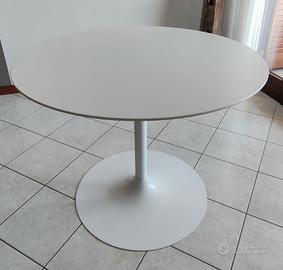 Tavolo modello simil "Tulip"