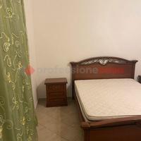 Appartamento ammobiliato ]