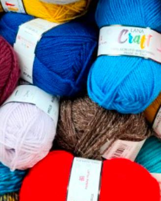 Lotto + di 100 gomitoli/bobine e accessori