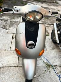 Vespa et4 125