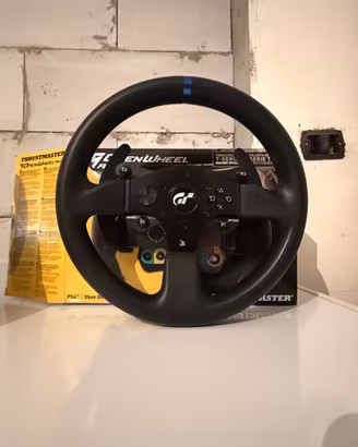 Playseat + Thrustmaster T300Rs + pedaliera 3 pedal