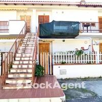 GRAZIOSO APPARTAMENTO AL MARE