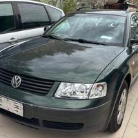VOLKSWAGEN PASSAT per ricambi usati