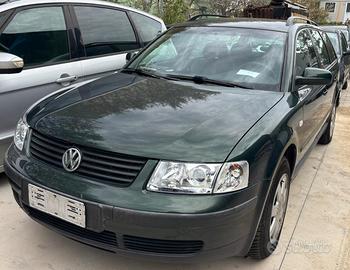 VOLKSWAGEN PASSAT per ricambi usati