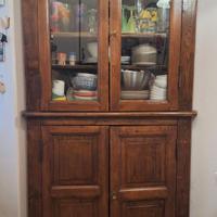 Credenza angolare di arte povera