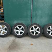 Cerchi con gomme termiche Tiguan R16