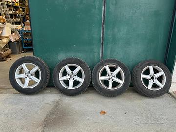 Cerchi con gomme termiche Tiguan R16