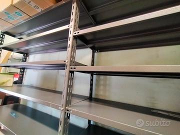 scaffali metallici