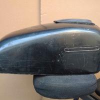 Suzuki GS-550 serbatoio