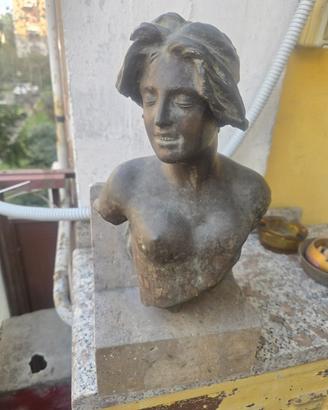 Busto femminile artistico