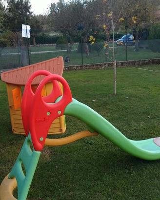 casetta da giardino  e scivolo 