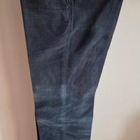 Pantaloni in velluto a coste piccole