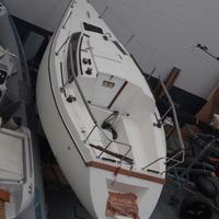 barca a vela cabinato