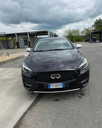 Infiniti Q30 1.5 diesel Premium