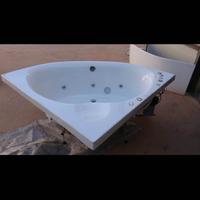 Vasca da bagno idromassaggio angolare