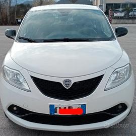 Lancia ypsilon gold benzina