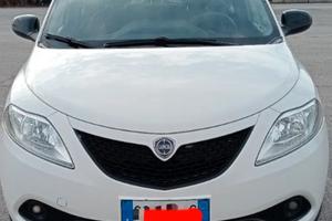 Lancia ypsilon gold benzina