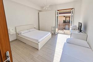 "Gaeta Serapo - 3 camere con bagno privato - ottob