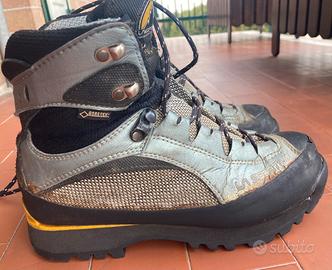 Scarponi da montagna/trekking