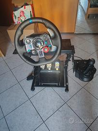 Logitech g29 con pedaliera, cambio e supporto