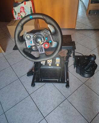 Logitech g29 con pedaliera, cambio e supporto