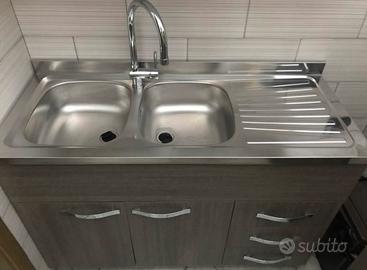 Mobile lavandino e piano cottura
