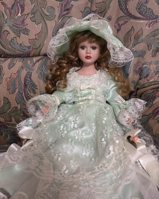 Bambola di porcellana da collezione vintage - Anni