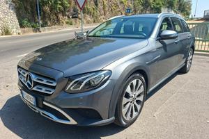 Mercedes-Benz E 220 ALL-TERRAIN 4MATIC