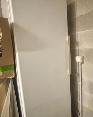 Congelatore Whirlpool Verticale Classe A++