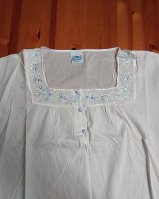Camicia da notte con fiorellini