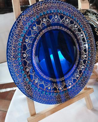 Oggetti in vetro decorato a mano.
