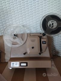 vecchio proiettore 8 mm Cinebral