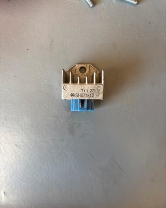 Regolatore di tensione Minarellk
