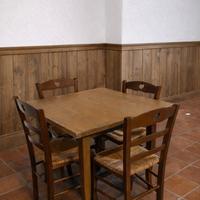 stock tavoli e sedie per ristoranti