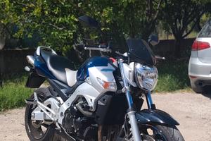 Suzuki gsr 600