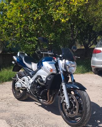 Suzuki gsr 600