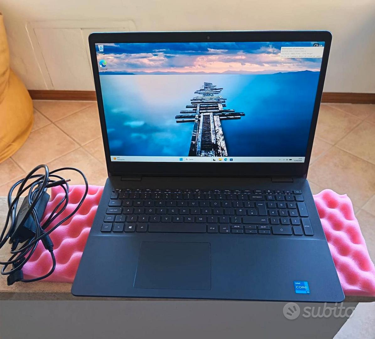 DELL 15,6" FHD 8-Core i5-11th 16GB 256GB TAST UK