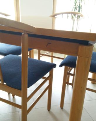 Tavolo legno massiccio con 4 sedie