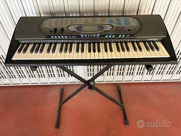 Pianola Casio CTK-571 con supporto regolabile